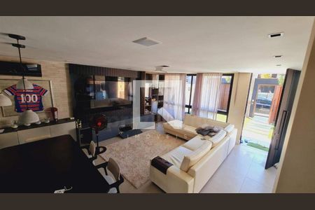 Casa à venda com 4 quartos, 385m² em Vargem Pequena, Rio de Janeiro