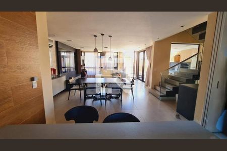 Casa à venda com 4 quartos, 385m² em Vargem Pequena, Rio de Janeiro