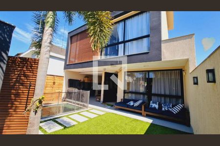 Casa à venda com 4 quartos, 385m² em Vargem Pequena, Rio de Janeiro