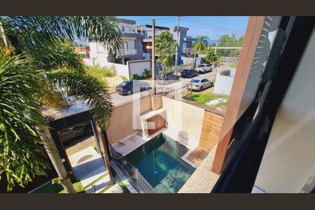 Casa à venda com 4 quartos, 385m² em Vargem Pequena, Rio de Janeiro