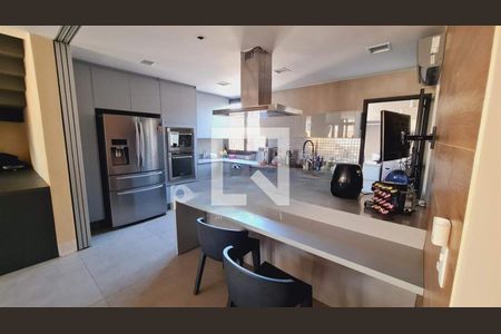 Casa à venda com 4 quartos, 385m² em Vargem Pequena, Rio de Janeiro