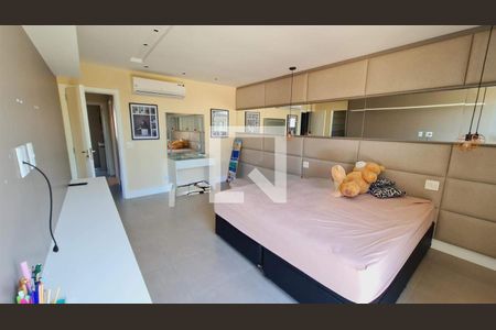 Casa à venda com 4 quartos, 385m² em Vargem Pequena, Rio de Janeiro