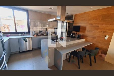 Casa à venda com 4 quartos, 385m² em Vargem Pequena, Rio de Janeiro