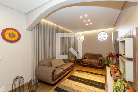 Sala de casa à venda com 4 quartos, 264m² em Carlos Prates, Belo Horizonte