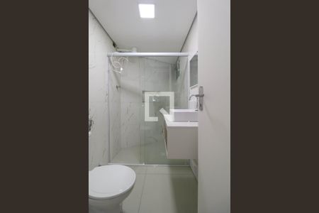Banheiro  de apartamento à venda com 2 quartos, 50m² em Pompeia, São Paulo
