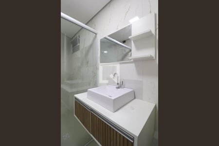 Banheiro  de apartamento à venda com 2 quartos, 50m² em Pompeia, São Paulo