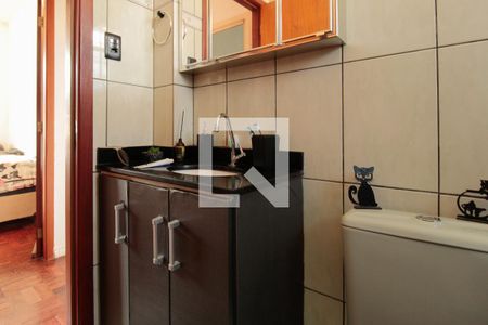 Banheiro de apartamento à venda com 3 quartos, 80m² em Passo D’areia, Porto Alegre