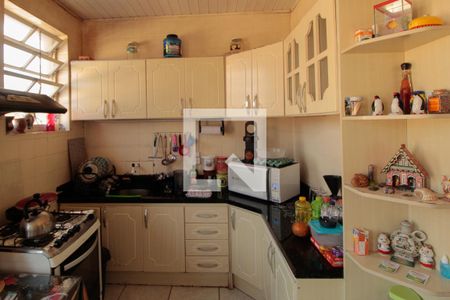 Cozinha de apartamento à venda com 3 quartos, 80m² em Passo D’areia, Porto Alegre