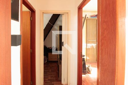 Corredor de apartamento à venda com 3 quartos, 80m² em Passo D’areia, Porto Alegre