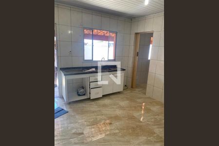 Casa à venda com 3 quartos, 300m² em Utinga, Santo André