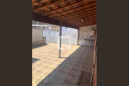 Casa à venda com 3 quartos, 300m² em Utinga, Santo André