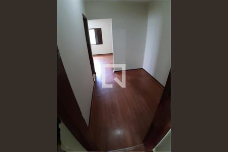 Casa à venda com 3 quartos, 230m² em Vila Gomes, São Paulo