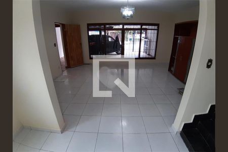 Casa à venda com 3 quartos, 230m² em Vila Gomes, São Paulo