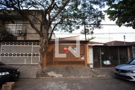 Fachada de casa à venda com 2 quartos, 145m² em Carandiru, São Paulo