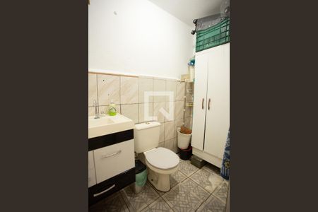 Banheiro de Serviço de casa à venda com 2 quartos, 145m² em Carandiru, São Paulo