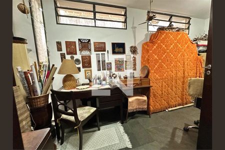 Casa à venda com 3 quartos, 211m² em Jardim Marajoara, São Paulo