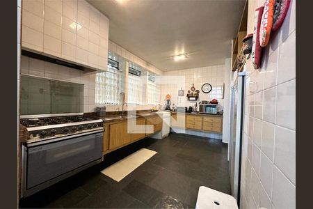 Casa à venda com 3 quartos, 211m² em Jardim Marajoara, São Paulo