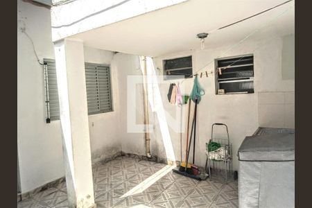 Casa à venda com 3 quartos, 260m² em Jardim Teresa, São Paulo