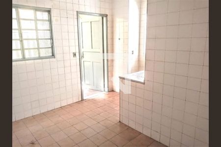 Casa à venda com 3 quartos, 260m² em Jardim Teresa, São Paulo