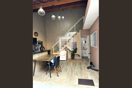 Casa à venda com 2 quartos, 240m² em Vila Divina Pastora, São Paulo
