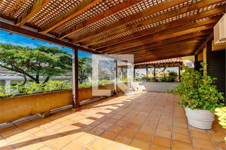 Casa à venda com 4 quartos, 493m² em Jardim Everest, São Paulo