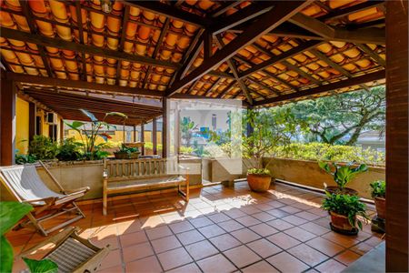 Casa à venda com 4 quartos, 493m² em Jardim Everest, São Paulo