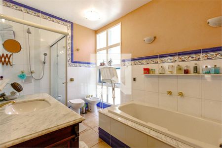 Casa à venda com 4 quartos, 493m² em Jardim Everest, São Paulo