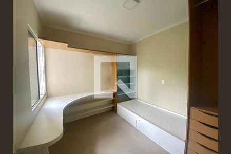 Casa à venda com 3 quartos, 158m² em Vila Pedra Branca, São Paulo