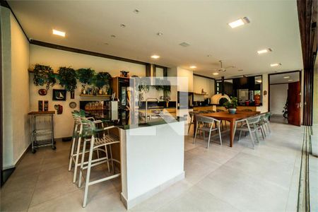 Casa à venda com 5 quartos, 700m² em Vila Nossa Senhora da Escada, Barueri