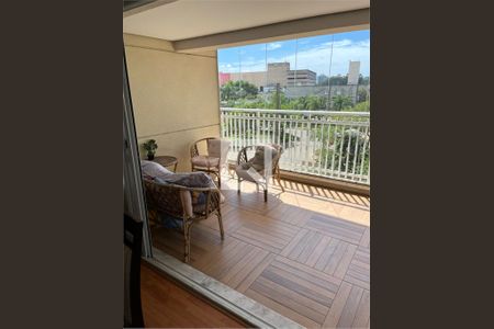 Apartamento à venda com 3 quartos, 135m² em Jardim Olympia, São Paulo