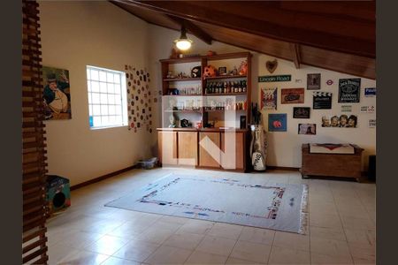 Casa à venda com 5 quartos, 220m² em Jardim da Saúde, São Paulo