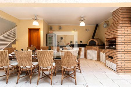 Casa à venda com 2 quartos, 178m² em Indianópolis, São Paulo