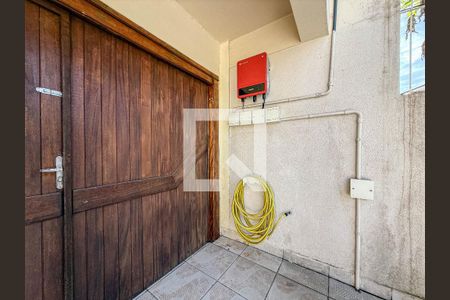 Usina Elétrica de casa à venda com 3 quartos, 240m² em Jardim Itu, Porto Alegre