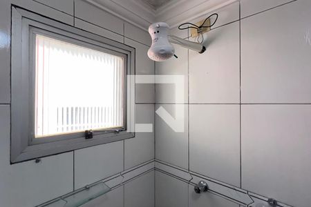 Banheiro de apartamento à venda com 2 quartos, 61m² em Vila Tijuco, Guarulhos