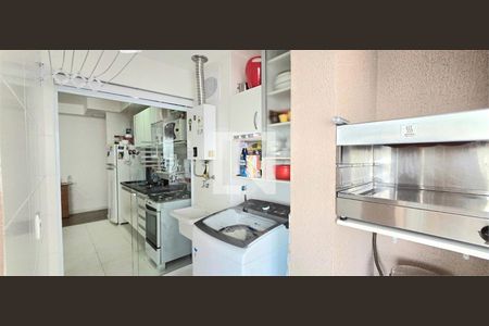 Apartamento à venda com 3 quartos, 74m² em Vila Mangalot, São Paulo