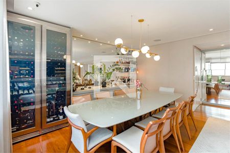 Apartamento à venda com 3 quartos, 210m² em Itaim Bibi, São Paulo