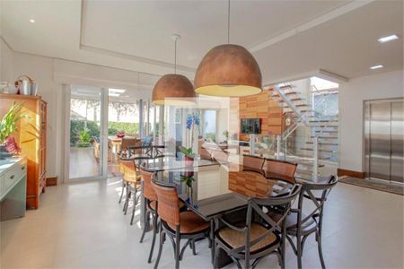 Casa à venda com 4 quartos, 550m² em Jardim Sao Caetano, São Caetano do Sul