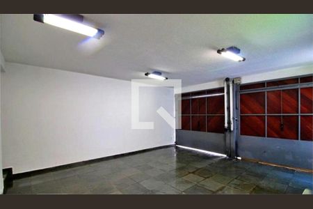 Casa à venda com 3 quartos, 206m² em Vila Gilda, Santo André