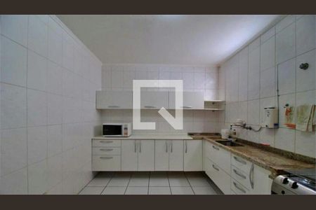 Casa à venda com 3 quartos, 206m² em Vila Gilda, Santo André
