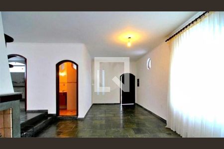 Casa à venda com 3 quartos, 206m² em Vila Gilda, Santo André