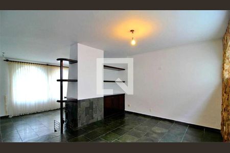 Casa à venda com 3 quartos, 206m² em Vila Gilda, Santo André