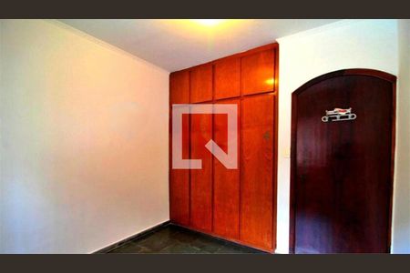 Casa à venda com 3 quartos, 206m² em Vila Gilda, Santo André