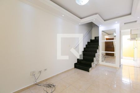 Sala de casa de condomínio para alugar com 2 quartos, 65m² em Parada Xv de Novembro, São Paulo