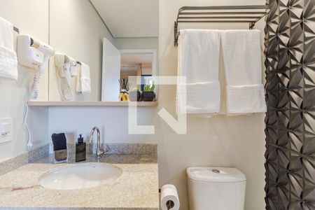Banheiro Social de kitnet/studio à venda com 1 quarto, 25m² em Vila Madalena, São Paulo