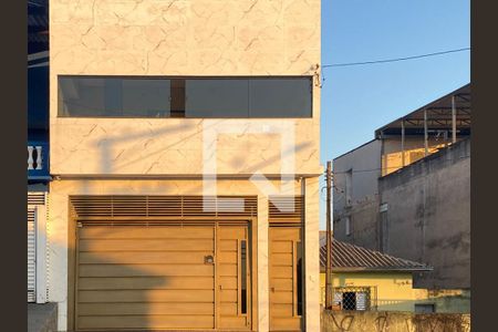 Fachada de casa para alugar com 3 quartos, 400m² em Sacoma, São Paulo