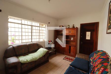 Sala de casa à venda com 6 quartos, 280m² em Vila Moreira, São Paulo