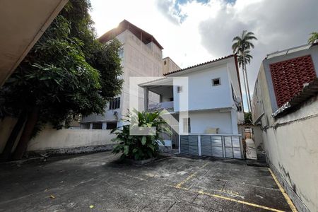 Garagem de casa à venda com 6 quartos, 317m² em Jardim Guanabara, Rio de Janeiro