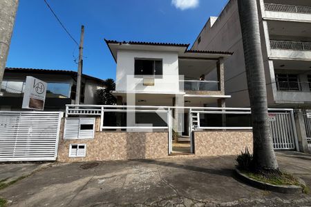 Fachada de casa à venda com 6 quartos, 317m² em Jardim Guanabara, Rio de Janeiro