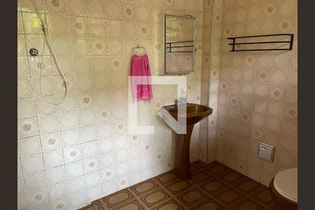 Banheiro de casa à venda com 3 quartos, 240m² em Km 18, Osasco