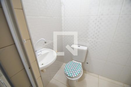 Banheiro Social de kitnet/studio para alugar com 1 quarto, 17m² em Cidade Universitária, Campinas